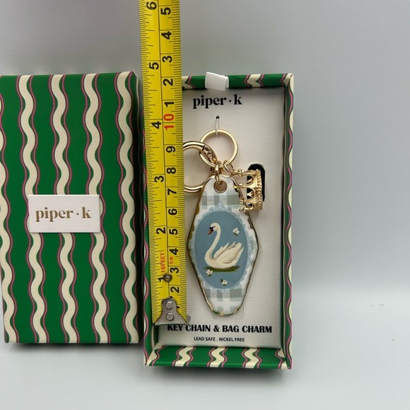 *New* Piper K Swan With Crown Key Chain & Bag Charm - Picture 3 of 6